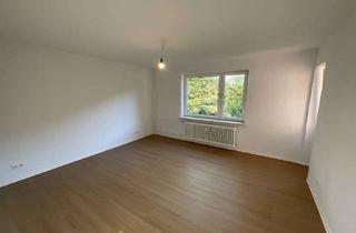 Wohnung mieten in Danziger Str. 63, 24148 Ellerbek, Schöne sanierrte 2 + 2x halbe Zimmer Wohnung.
