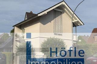 Haus kaufen in 68519 Viernheim, Attraktives Zweifamilienhaus mit zwei Balkonen, Garage und laufenden Mieteinnahmen, in Viernheim