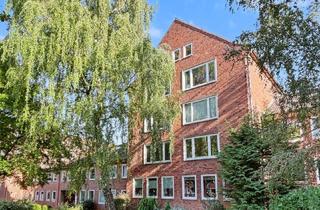 Wohnung kaufen in 24103 Kiel, Raumliebhaber und Studenteneltern aufgepasst: Großzügige 2-Zimmer-Wohnung mitten im Herzen von Kiel