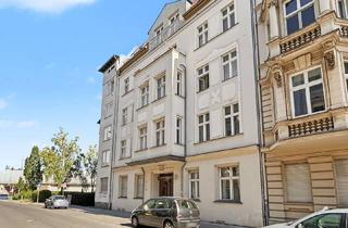 Wohnung kaufen in 13597 Berlin, Schöne 2- bis 3-Zimmer-Dachgeschosswohnung mit Sonnenterrasse in Berlin Spandau