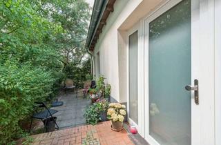 Wohnung kaufen in 12163 Berlin, Einzigartiges Wohnjuwel im historischen Remisen-Bungalow
