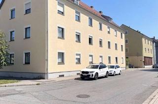 Wohnung kaufen in 92637 Weiden, Viel Platz und viel Potenzial: 4-Zimmer-Wohnung mit Carport in Weiden