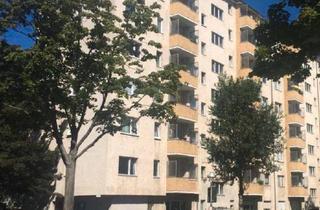 Wohnung kaufen in 13357 Berlin, Berlin - Provisionsfreie, frisch renovierte 3-Zimmer-Wohnung mit Balkon