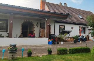 Reihenhaus kaufen in 06246 Bad Lauchstädt, Bad Lauchstädt - Reihenhaus mit Grundstück von Privat