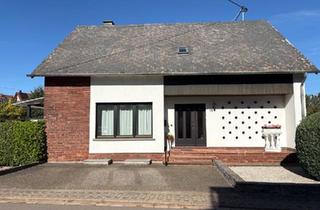 Einfamilienhaus kaufen in 66687 Wadern, Wadern - Geräumiges Einfamilienhaus mit Doppelgarage und großem Garten