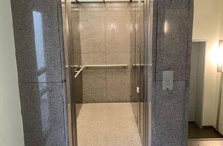 Haus kaufen in 10179 Berlin, Berlin - 2 Zimmer Penthouse großer Balkon Berlin Mitte