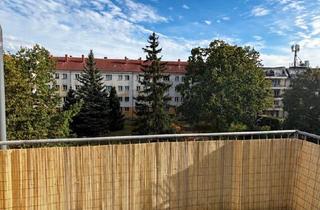 Wohnung kaufen in 12489 Berlin, Berlin - Open House 6.10. ab 18.30 Uhr: Helle 3-Zi-Whg mit moderner EBK
