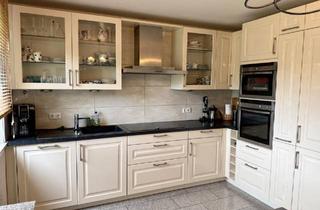 Wohnung kaufen in 40629 Düsseldorf, Düsseldorf - Sanierte 3-Zi. 74qm, inkl TG, o. Prov, 1OG,SW-Loggia in Ludenberg
