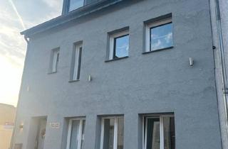 Haus kaufen in 52146 Würselen, Würselen - Zweifamilienhaus im Herzen von Würselen Scherberg