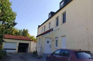 Wohnung kaufen in Frühlingstr., 85256 Vierkirchen, Großzügige 4-Zimmer-Wohnung mit 2 Bädern, 2 Stellplätzen & S2 direkt vor der Tür