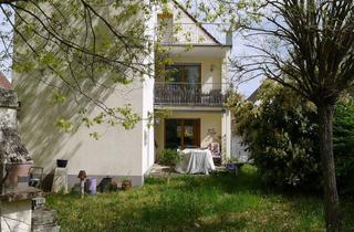Wohnung kaufen in 55262 Heidesheim am Rhein, Ruhiges Wohnen im Mainzer Speckgürtel – große 2-Zimmer-Wohnung zzgl. DG mit Garten-Highlight