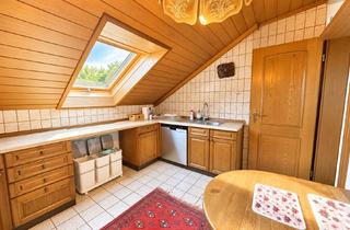 Wohnung mieten in Breiter Weg, 35516 Münzenberg, Gemütliche Dachgeschosswohnung in ruhiger Lage – teilmöbliert und mit Einbauküche!
