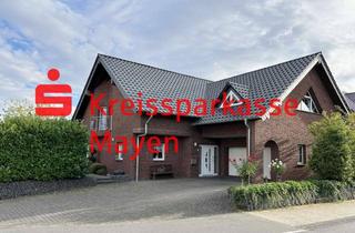 Haus kaufen in 56759 Kaisersesch, Repräsentatives Wohnhaus mit hochwertiger Ausstattung und Doppelgarage