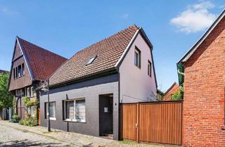Einfamilienhaus kaufen in 48565 Steinfurt, Wo Geschichte auf neue Möglichkeiten trifft – Einfamilienhaus mit Nebengebäude in Burgsteinfurt!