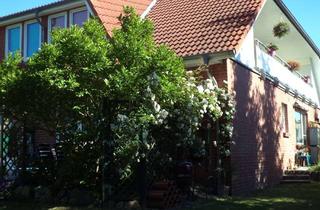 Haus kaufen in Blumenstr. 27, 23992 Neukloster, sehr gepflegtes Haus, ruhige Lage mit Sonnenterrassen u. Balkonen-1 WE wird frei v. 6 insgesamt