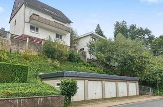 Mehrfamilienhaus kaufen in 31162 Bad Salzdetfurth, Attraktives Mehrfamilienhaus in zentraler Hanglage mit fünf Garagen in Bad Salzdetfurth