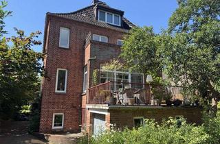 Haus kaufen in Wehdenweg 63, 24148 Wellingdorf, WEHDENWEG: Dreifamilienhaus - flexible Nutzungsmöglichkeiten durch zwei leerstehende Wohnungen