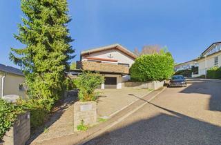 Haus kaufen in 73087 Bad Boll, Freistehendes Hanghaus mit viel Potenzial: Geräumiges Familiendomizil mit Aussicht ins Grüne