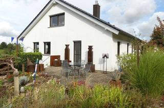 Haus mieten in 75446 Wiernsheim, Wohnen, leben, genießen – großzügiges Einfamilienhaus mit riesigem Garten