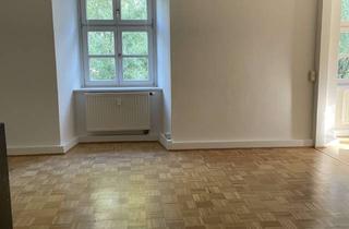 Wohnung kaufen in 93083 Obertraubling, Wasserschloss Gebelkofen: Hervorragende 2-Zimmker-Wohnung, Idylle pur