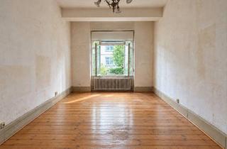 Wohnung kaufen in 79102 Oberau, Altbau mit Charakter.