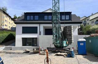 Wohnung mieten in 73207 Plochingen, 73207 Plochingen: Erstbezug n. Kernsanierung: 3,5-Zi-DG-Wohnung. Balkon. Inkl. EBK. Zzgl Stellplatz.