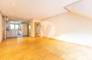 Wohnung mieten in 54317 Riveris, Modernisierte Dachgeschosswohnung mit gemütlicher Wohnatmosphäre // 3ZKB, Balkon, EBK, etc. // ab so