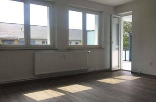 Wohnung mieten in Bleicherfeldstr. 106, 33689 Sennestadt, Helle 2-Raumwohnung mit neuem Balkon zu vermieten.