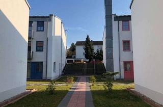 Wohnung mieten in Gerhart-Hauptmann-Straße 16A, 67663 Innenstadt, WG-geeignete 2 Zimmer-Wohnung in toller Anlage