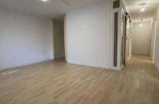 Wohnung mieten in Am Felsenhau 16, 72574 Bad Urach, Schmuckstück am Breitenstein: Moderne 2-Zimmer-Wohnung mit Terrasse & EBK