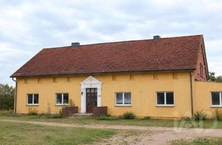 Haus kaufen in 17099 Galenbeck, Historischer Dreiseitenhof mit Reitplatz auf 11,94 ha