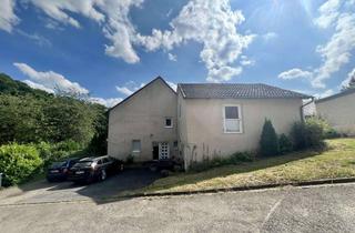 Haus kaufen in 32602 Vlotho, Zweifamilienhaus mit Entwicklungschance in Vlotho