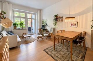 Wohnung kaufen in Dirschauer Str., 10245 Berlin, Stilvolle 2-Zimmer-Altbauwohnung mit Balkon und Dielenboden im Boxhagener Kiez