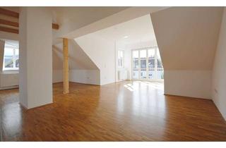 Wohnung kaufen in 83646 Bad Tölz, Dachgeschoss-Juwel: Sonnendurchflutete Giebelwohnung mit Alpenblick