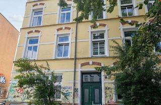 Wohnung kaufen in Borwinstraße, 18057 Kröpeliner Tor-Vorstadt, Erstklassige 2-Zimmer-Altbauwohnung mit grünem Südbalkon. PROVISIONSFREI!!