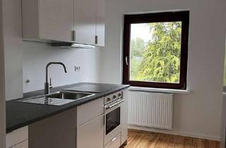 Wohnung mieten in St. Hubertus 15a, 23627 Groß Grönau, ***NEU***2-Zimmer Whg, teilsaniert & in Uni-Lage***