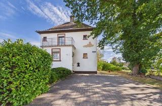 Villa kaufen in 67677 Enkenbach-Alsenborn, **Charmante, kleine Stadtvilla mit Garage & schöner Gartenfläche - idyllisch gelegen**