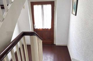 Mehrfamilienhaus kaufen in 57610 Altenkirchen, Mehrfamilienhaus mit 3 Wohneinheiten, 2 Garagen und 4 Stellplätzen