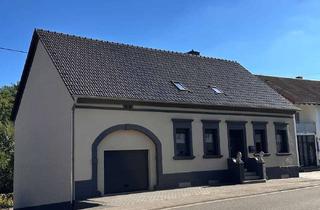 Bauernhaus kaufen in 66557 Illingen, Ehemaliges Bauernhaus mit zwei Wohnbereichen und großem Garten in Hüttigweiler