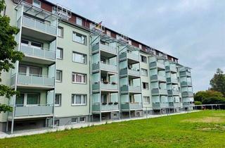 Wohnung mieten in Adolf-Damaschke-Str. 51B, 08606 Oelsnitz, Wohnen mit Charme – gemütliche 2-Raum-Wohnung unterm Dach