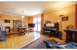 Wohnung kaufen in 77815 Bühl, Traumhafte 3-Zimmer-Wohnung mit Balkon, Garage und Fernblick auf den Fremersberg