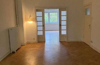 Wohnung mieten in Rehmkoppel 11, 22391 Wellingsbüttel, Charmante Altbauwohnung mit Fischgrätparkett, hohen Decken und großem GartenWellingsbüttel
