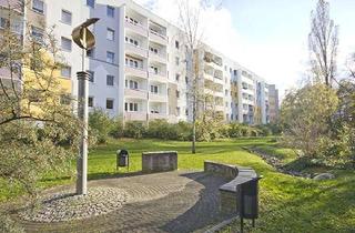 Wohnung mieten in Ufaer Str., 06128 Südstadt, In der Herrichtung! 4-Raumwohnung mit Balkon im Süden!