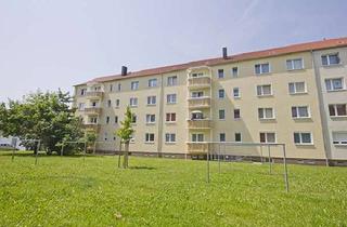 Wohnung mieten in Paul-Suhr-Str. 57, 06130 Südstadt, Nachnutzer gesucht! 2-Zimmerwohnung ganz unten mit Wanne.