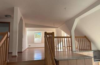 Wohnung mieten in Am Sonnenhof 11, 08280 Aue, Großzügige Dachgeschosswohnung in Aue-Zeller Berg