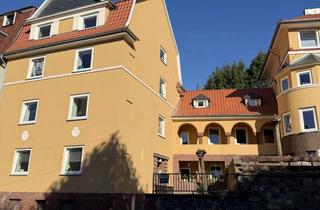 Wohnung mieten in Klingelholl 33, 42281 Barmen, Einziehen & wohlfühlen: Kernsaniertes 2-Zimmer-Dachgeschoss mit moderner Einbauküche