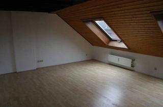 Wohnung mieten in Schwertstraße 133, 47799 Cracau, Freundliche und gepflegte 1-Raum-DG-Wohnung in Krefeld