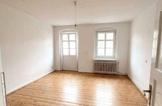 Wohnung mieten in 12105 Tempelhof, Renovated 2.5-room apartment with a loggia