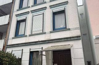 Mehrfamilienhaus kaufen in Friedenstraße 24, 23554 St. Lorenz Nord, Top-Kapitalanlage: Vollvermietetes Mehrfamilienhaus mit sanierter Wohnung, Balkon & Garten