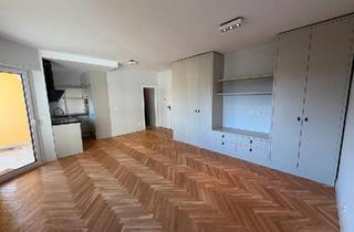 Wohnung kaufen in 12349 Berlin, Berlin - Wunderschöne Eigentumswohnung komplett saniert und teilmöbliert!